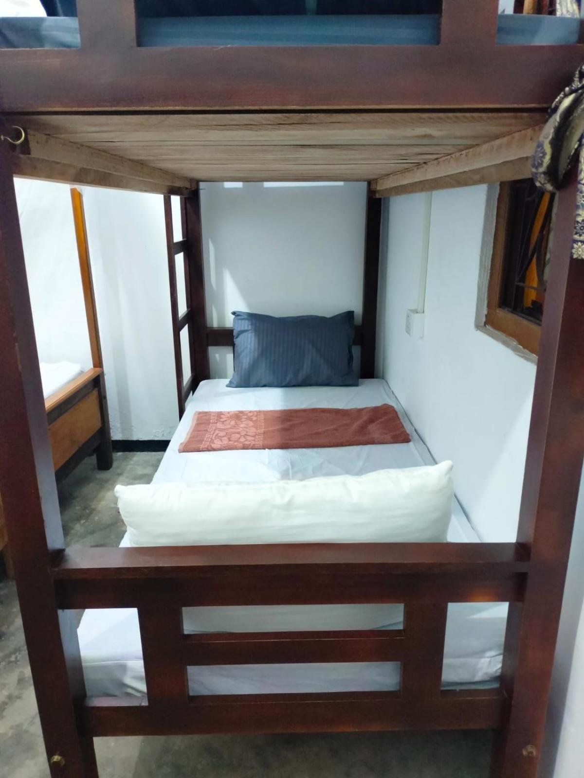 Albergue Costels Arugambay Arugam Bay Exterior foto