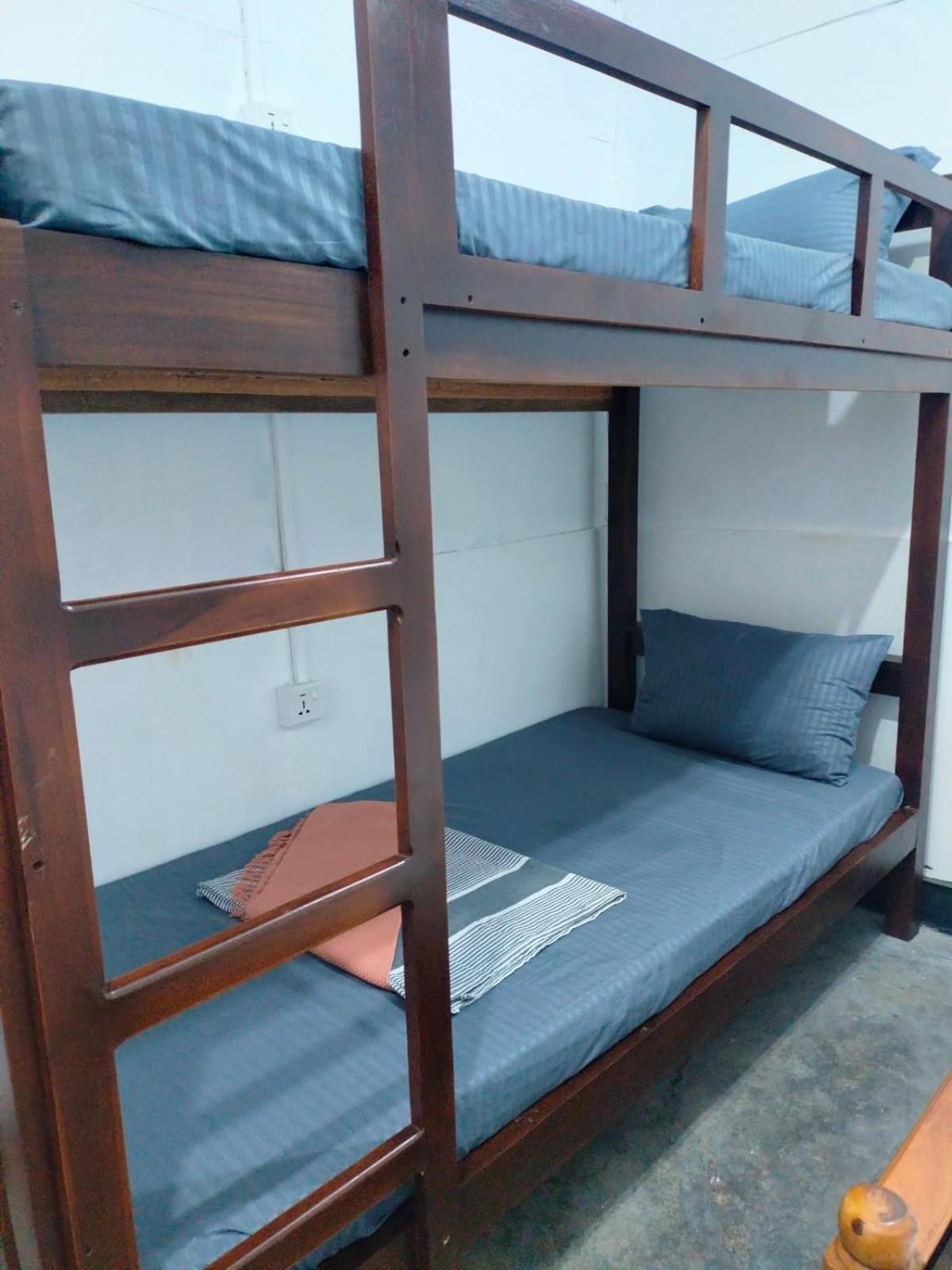 Albergue Costels Arugambay Arugam Bay Habitación foto
